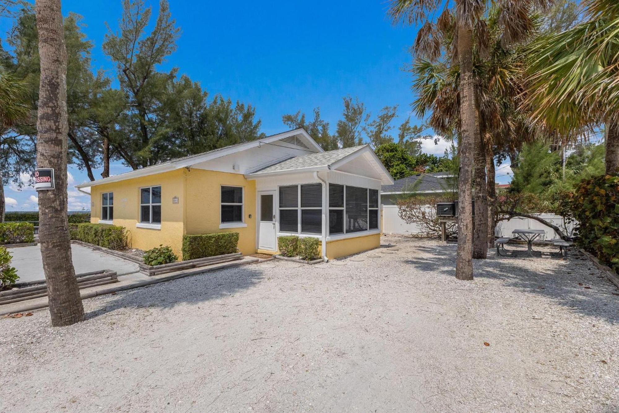 Whispering Waves East Villa Holmes Beach Exterior photo