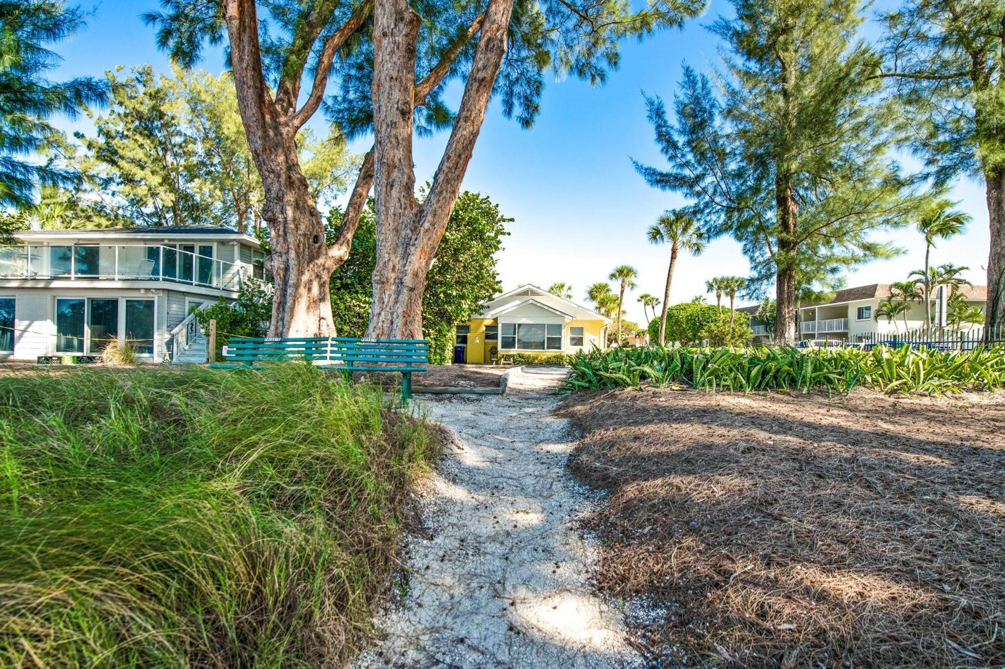 Whispering Waves East Villa Holmes Beach Exterior photo